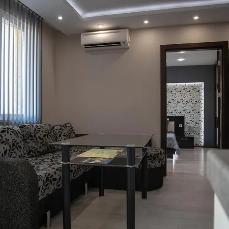 Apartment Central-lux 1 *